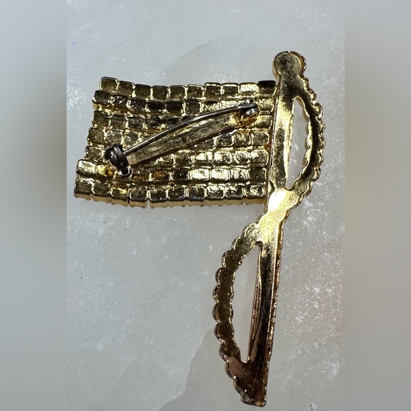 American Flag Pin Red, White and Blue Crystals on Gold Tone Metal. ￼ - Picture 4 of 5
